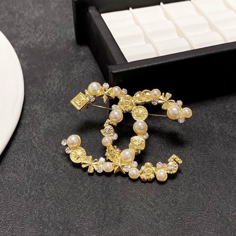 Chanel Brooch 06yxs31
